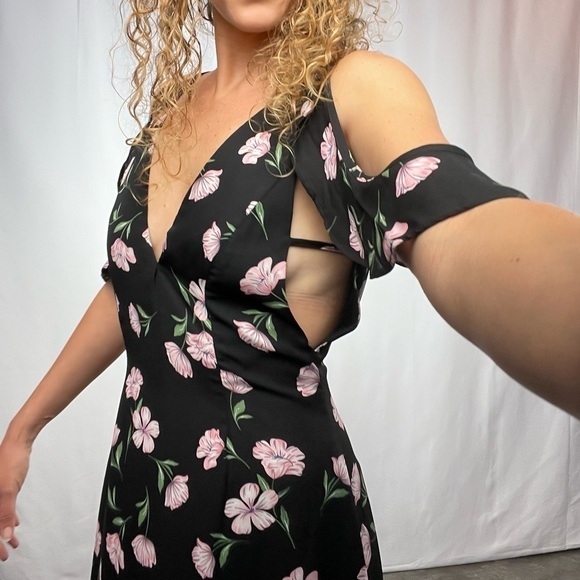 About Us Floral Side Slits Maxi Dress in Black Multi Size Small‎ - Picture 5 of 11